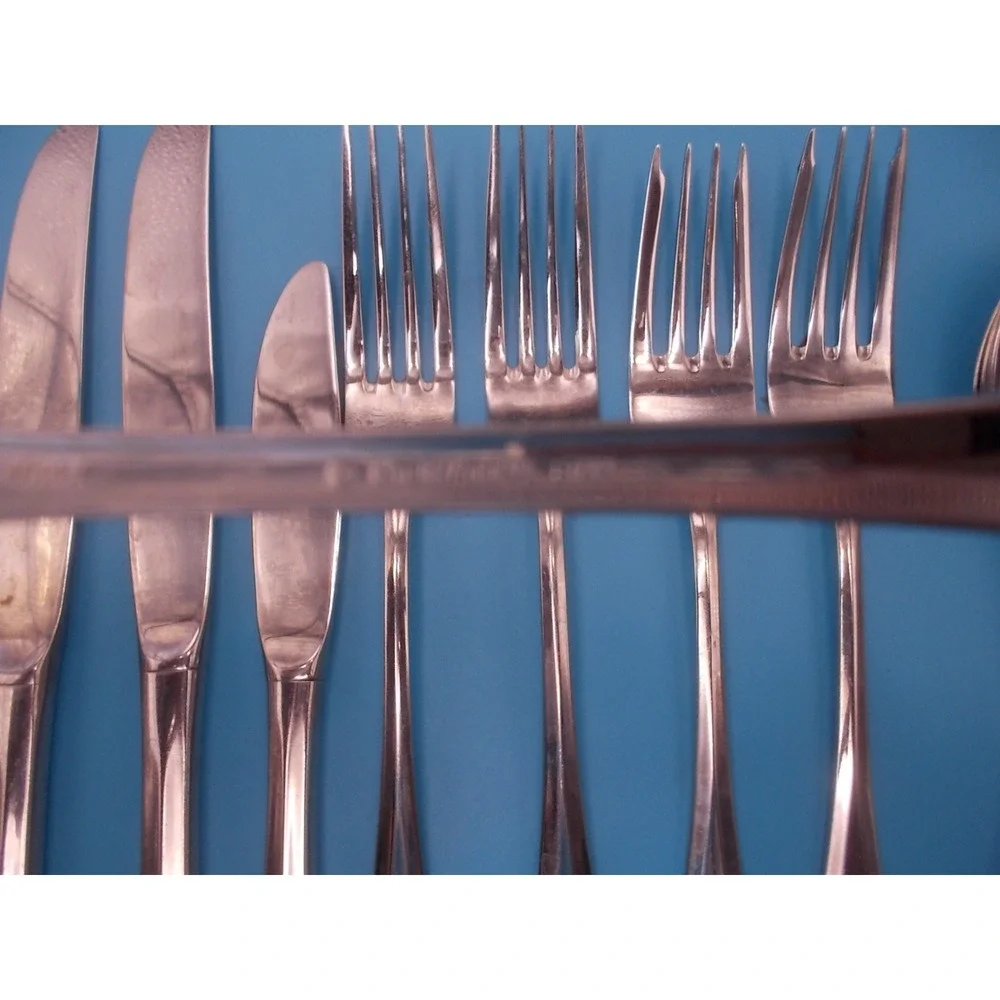 International Stainless Flatware Reflection Pattern 17 Piece Mixed Lot